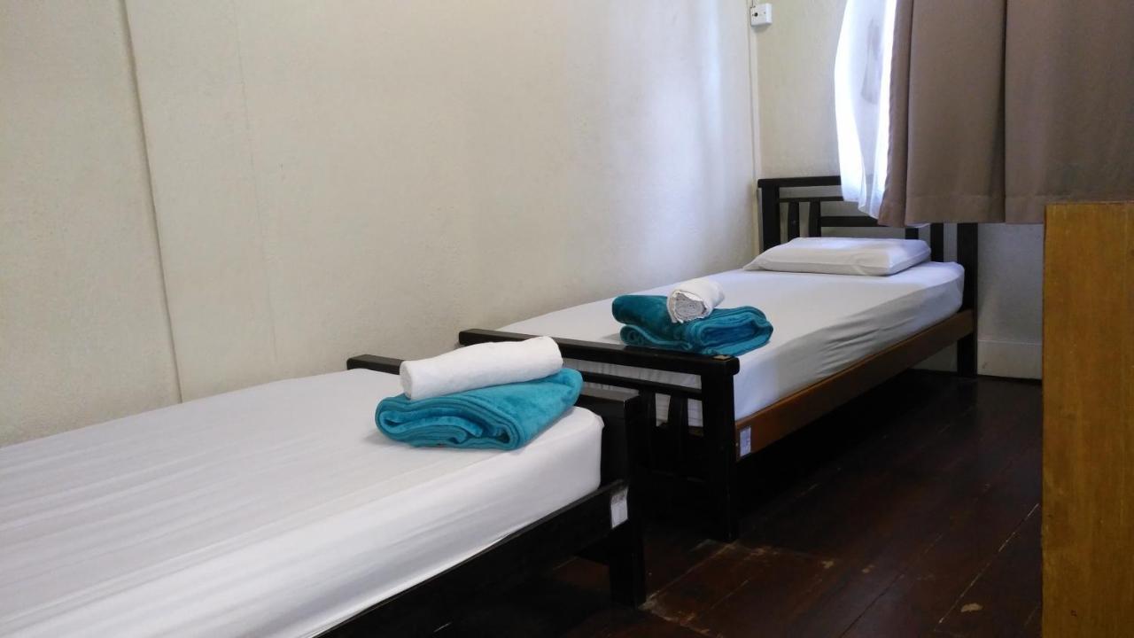 Borneo Backpackers Hostel Kota Kinabalu Exterior photo